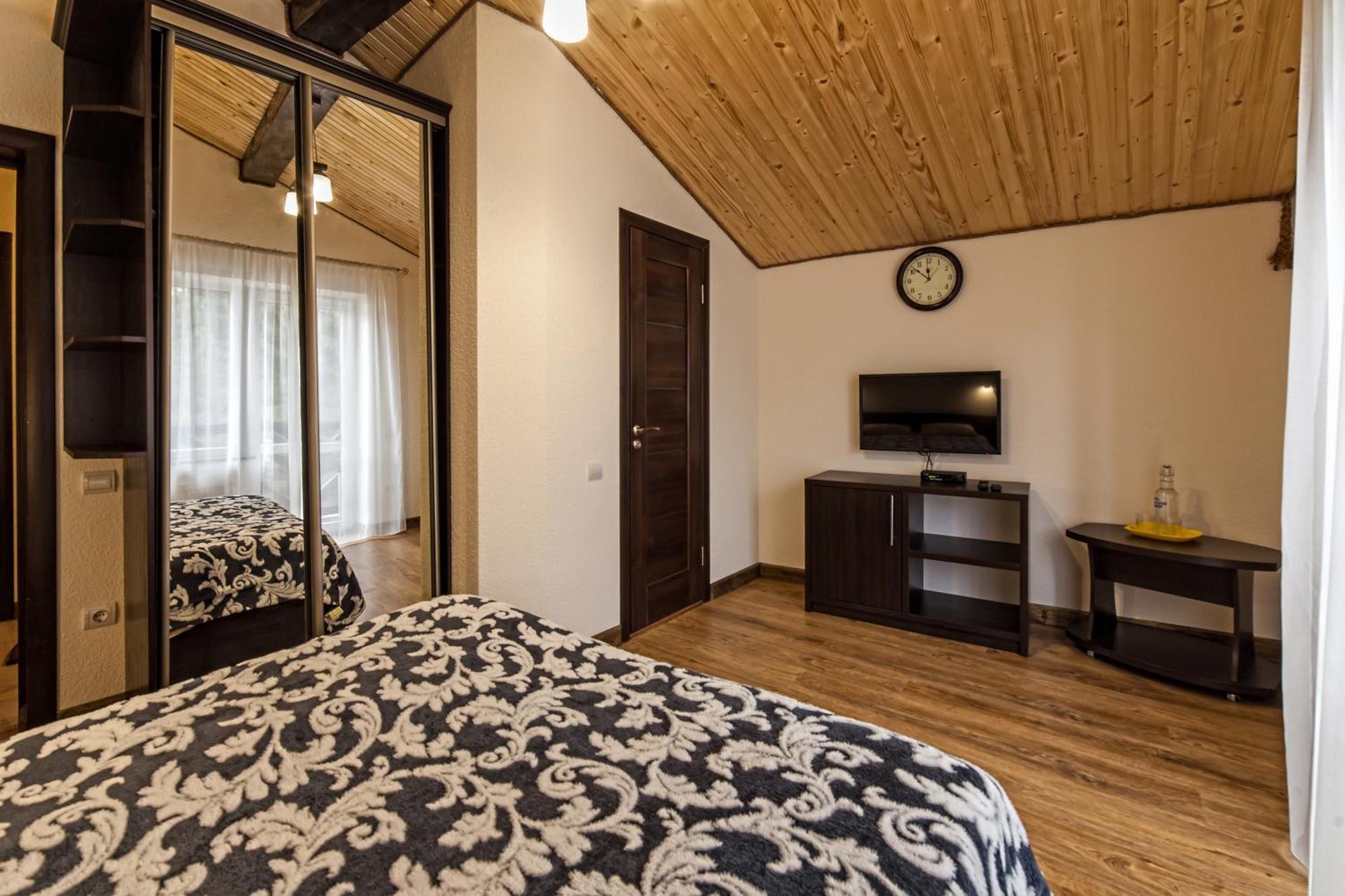 Alpiyskiy Yablunytsya Habitación foto